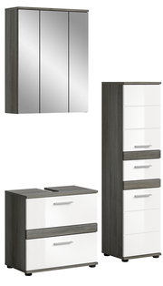 Badezimmermöbel-Set bestehend aus einem Spiegelschrank, einem Hochschrank und einem Waschtischunterschrank in moderner Holzoptik, Frontalansicht