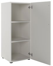 Weißer Aktenschrank mit drei Fächern und geöffneter Tür, Perspektive von vorne rechts