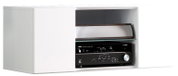Weißes HiFi-/TV-Lowboard mit zwei Schiebetüren und offenem Mittelfach mit Glasboden, darin ein AV-Receiver, Ansicht schräg von vorn