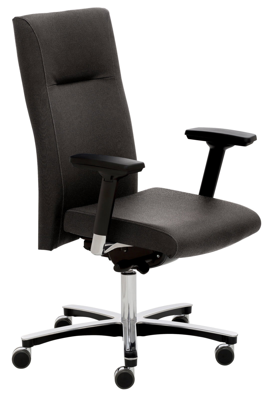 Moderner Chefsessel in seitlicher Perspektive mit hoher Rückenlehne, verstellbaren Armlehnen und stabilem Drehfuß auf Rollen.