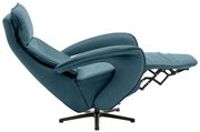 Seitliche Ansicht eines blauen Relax-Sessels mit ausgeklappter Fußstütze.