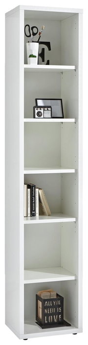 Weißes, hohes Regal mit fünf Fächern, gefüllt mit Büchern, Dekoration und einem Stiftehalter, aus frontaler Perspektive.