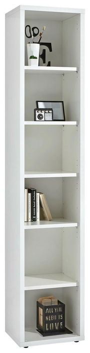 Weißes, hohes Regal mit fünf Fächern, gefüllt mit Büchern, Dekoration und einem Stiftehalter, aus frontaler Perspektive.