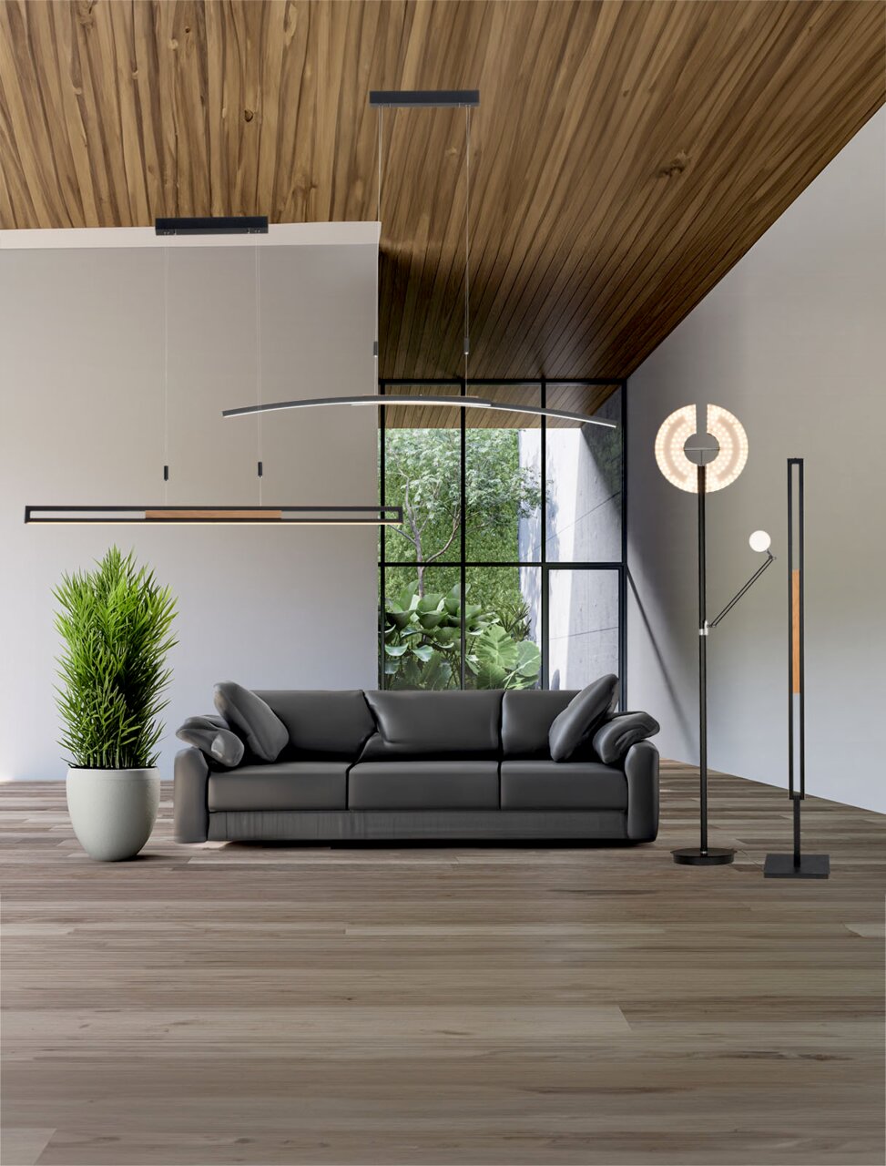 Modernes Wohnzimmer mit grauem Sofa, hängenden Design-Leuchten und Stehlampe vor großer Fensterfront; Perspektive: frontale Ansicht auf das Sofa auf Augenhöhe.