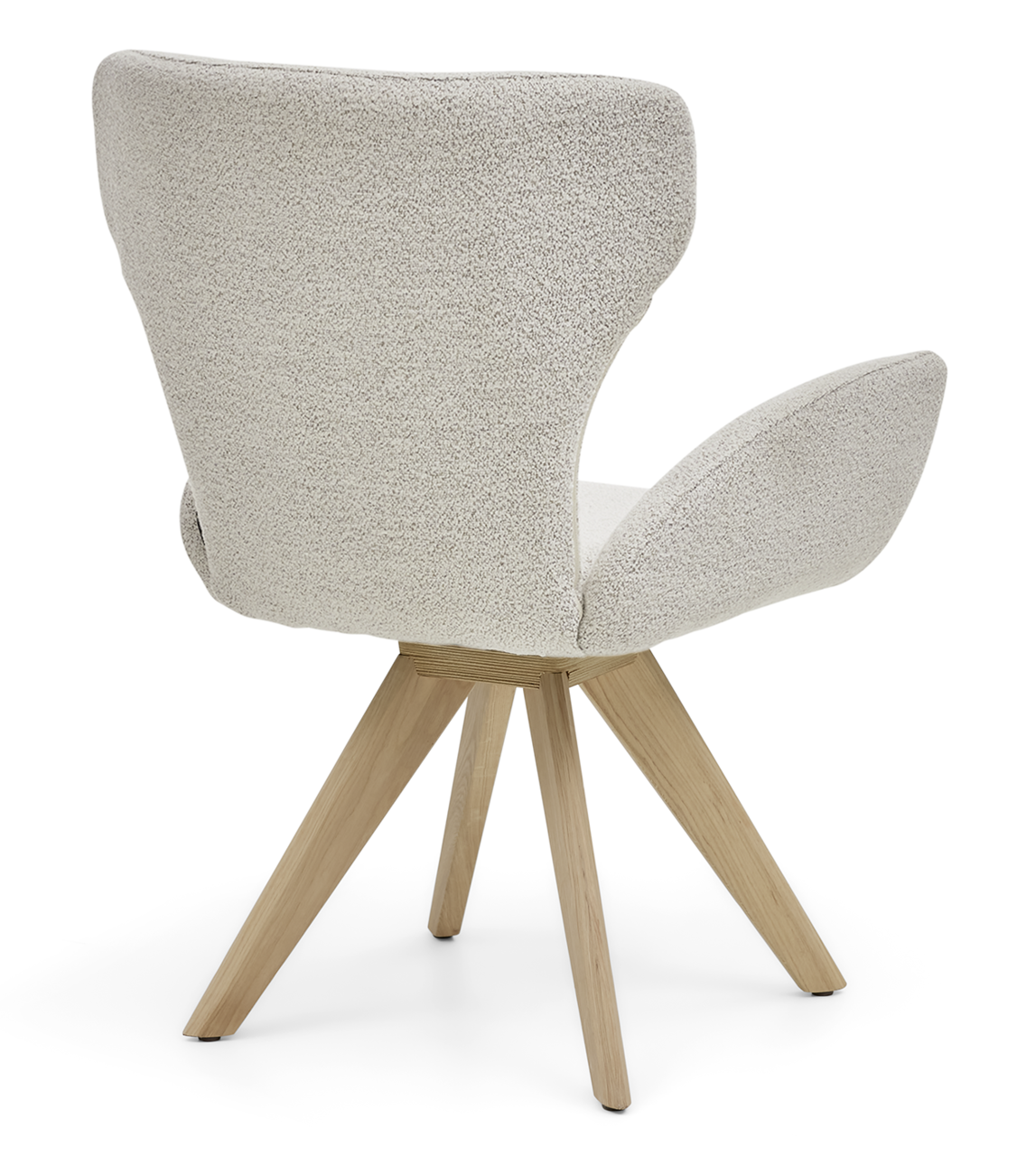 Rückansicht eines modernen Armlehnstuhls mit hellem Stoffbezug und Holzbeinen.