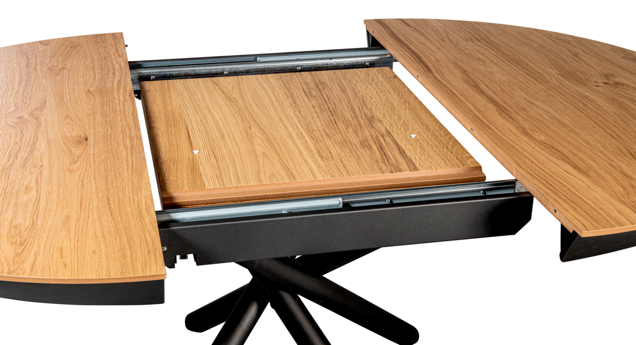 Nahaufnahme eines ausziehbaren Esstisches mit Holzoberfläche und schwarzem Gestell, von oben betrachtet.