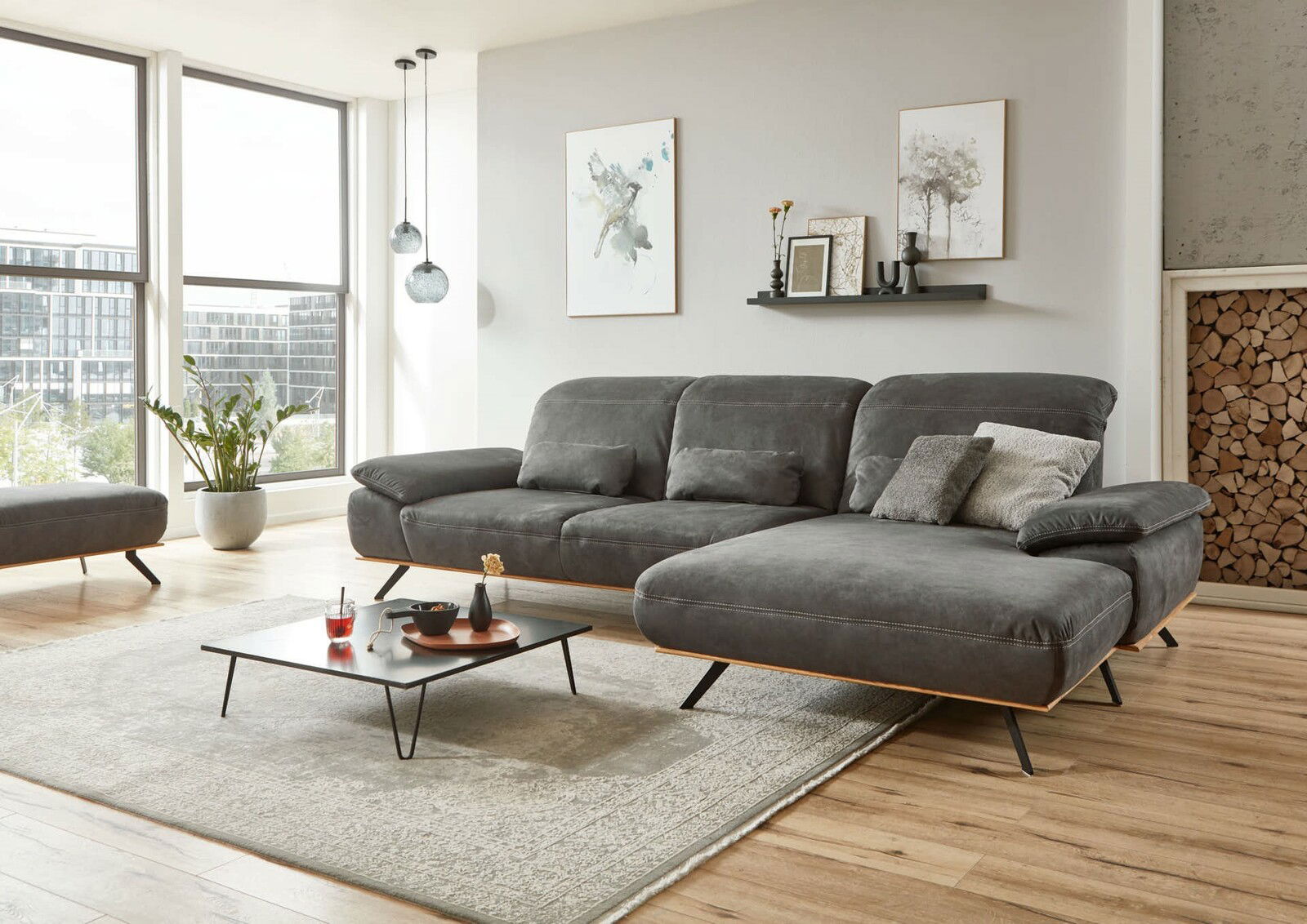 Voleo Longchairkombination NECKAR Graue Longchairkombination in modernem Wohnzimmer, seitliche Perspektive