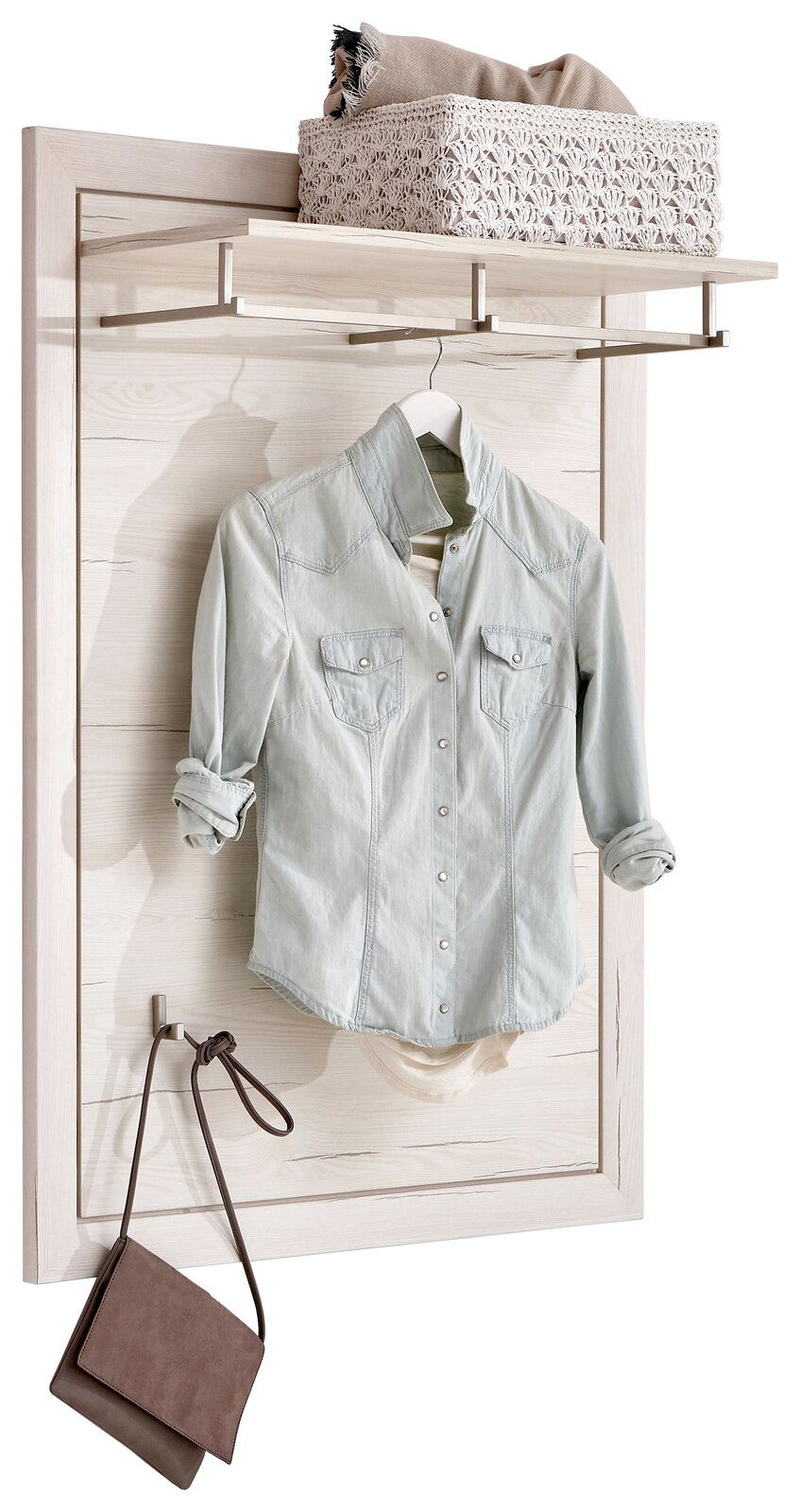 Hom´in Garderobenpaneel CAMRON Garderobenpaneel aus der Serie Camron/Benton mit einer hellen Holzoptik, einem Regalbrett oben, einem Haken für Kleidung und einem Haken für Taschen. Perspektive: Frontalansicht.