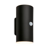 Schwarze zylindrische Akku-Außenwandleuchte mit Bewegungssensor, seitliche Perspektive