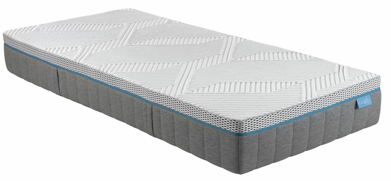 Perspektivische Ansicht einer 90x200 cm großen Matratze mit extra festem Liegekomfort, grauer Seitenfläche und weißem Oberbezug mit geometrischem Muster.