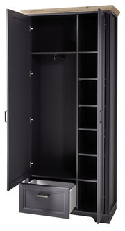 Offener Garderobenschrank in dunklem Grau mit Holzakzent oben, zeigt Innenfächer, Kleiderstange und Schublade, Perspektive von vorne.