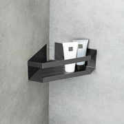 Eckablage Meleto in Gunmetall-Farbe, montiert in einer Ecke, mit zwei Tuben darauf, seitliche Perspektive