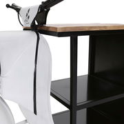 Regalelement im Vespa Roller Design, seitliche Perspektive mit schwarzem Metallrahmen und Holzablage.