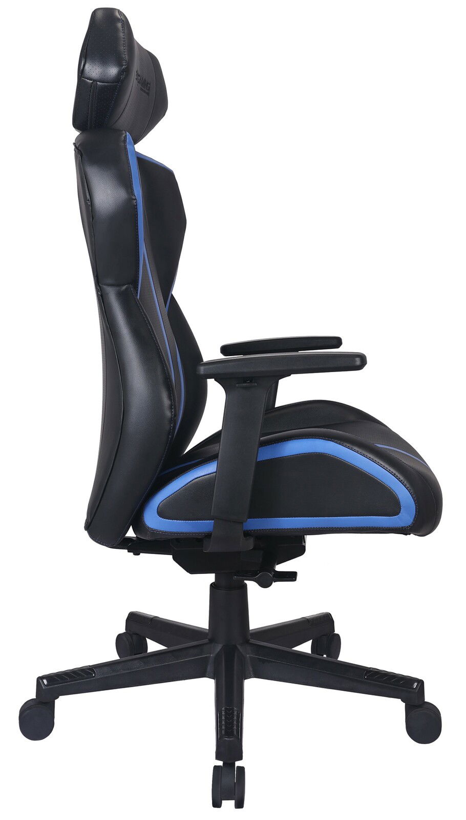 Seitliche Ansicht eines schwarzen Gaming-Stuhls mit blauen Akzenten und verstellbaren Armlehnen.