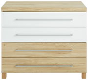 Kommode mit drei Schubladen in Holzoptik und weißen Fronten, frontal fotografiert