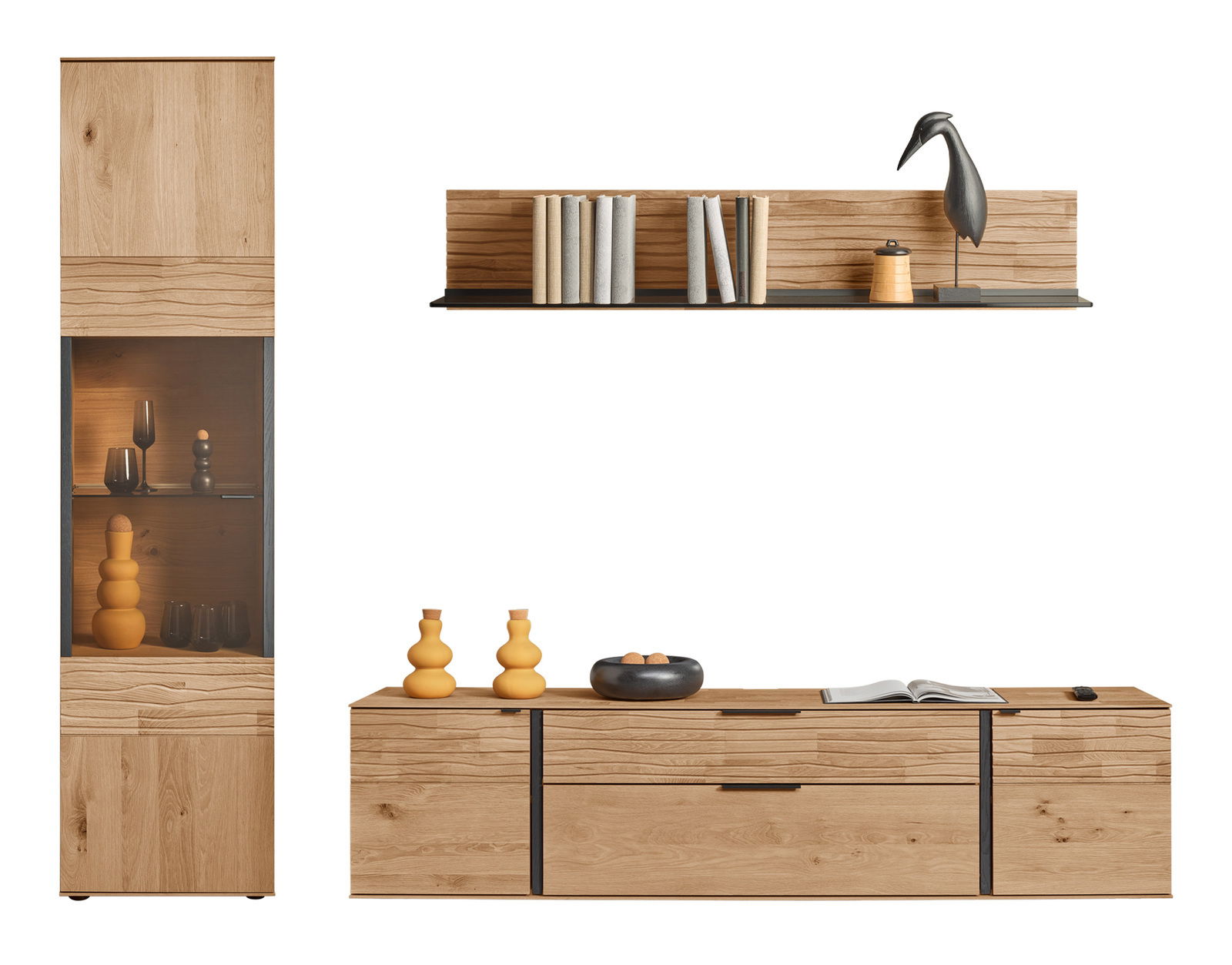 Moderne Wandkombination aus Holz mit Vitrine, Regal und Sideboard, frontal betrachtet.