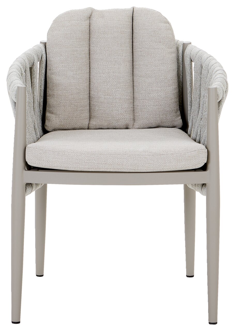 Moderner Gartensessel mit beigem Polster und geflochtenen Armlehnen, Frontalansicht