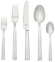 Set aus Edelstahlbesteck bestehend aus Gabel, Messer, Löffel, Kuchengabel und Teelöffel, frontal abgebildet.