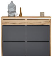 Moderner Hängeschuhschrank mit LED-Beleuchtung, graue Fronten und Holzdetails, frontal abgebildet mit dekorativen Vasen auf der Oberseite.