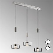 Moderne Pendelleuchte Lavin mit drei höhenverstellbaren, zylindrischen Lampenschirmen aus Glas, seitliche Perspektive