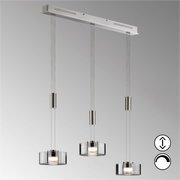 Moderne Pendelleuchte Lavin mit drei höhenverstellbaren, zylindrischen Lampenschirmen aus Glas, seitliche Perspektive