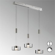 Moderne Pendelleuchte Lavin mit drei höhenverstellbaren, zylindrischen Lampenschirmen aus Glas, seitliche Perspektive