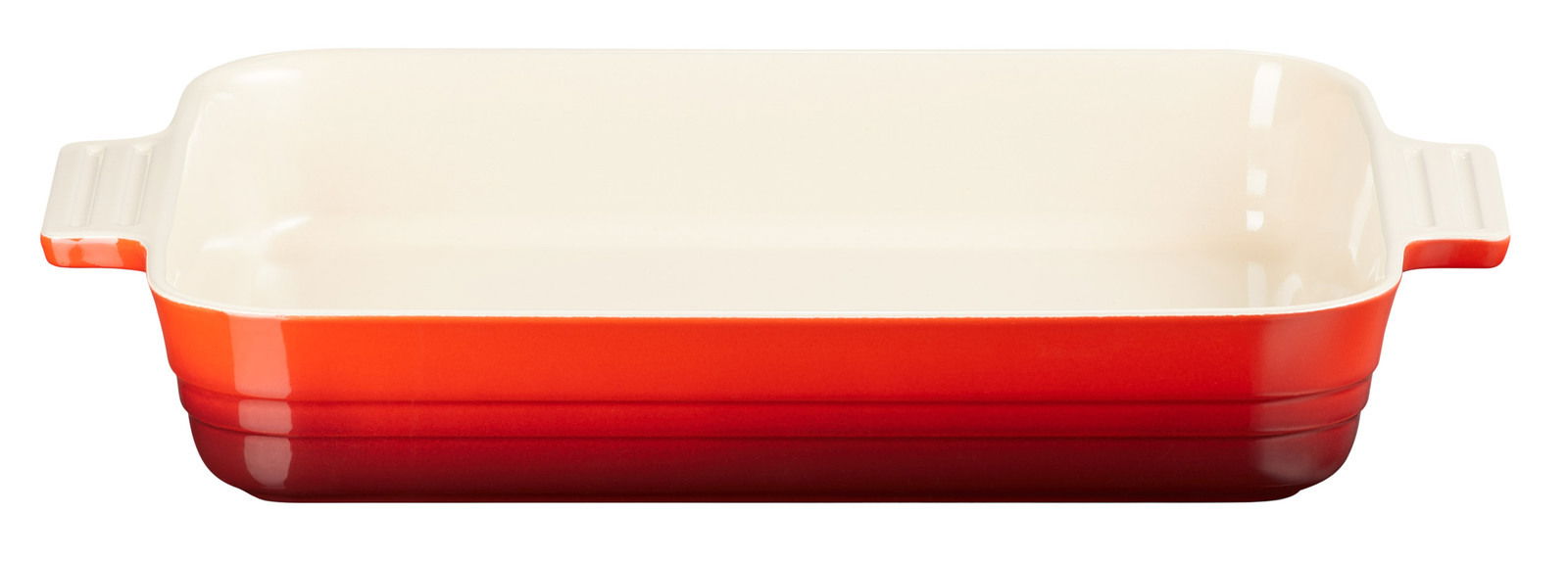 LE CREUSET Auflaufform 25 Kirschrot Rechteckige Auflaufform in Kirschrot mit Griffen, Ansicht von vorne.