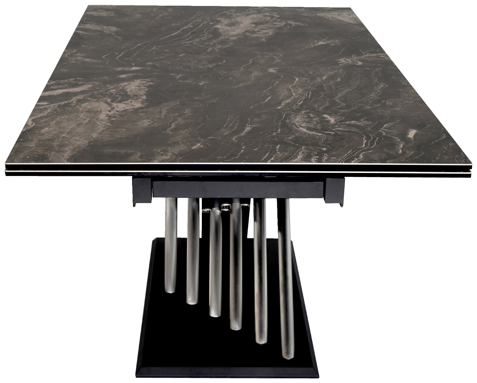 Moderner rechteckiger Esstisch mit dunkelgrauer Tischplatte in Marmoroptik und schwarzem Designgestell mit silberfarbenen Metallstreben, frontal aus leicht erhöhter Perspektive