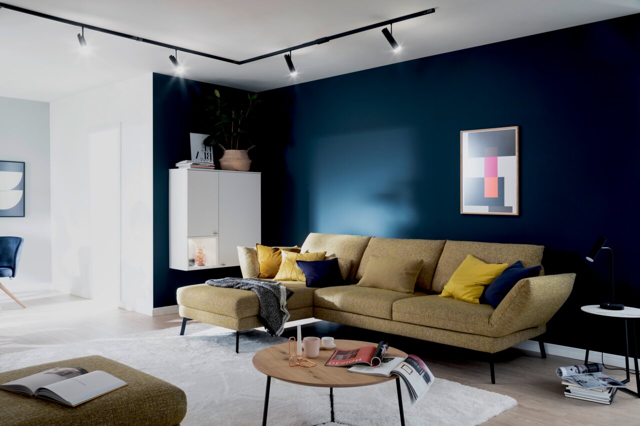 Gemütliche Longchairkombination SPIN in einem modernen Wohnzimmer, seitliche Perspektive