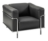 Moderner schwarzer Ledersessel mit verchromtem Gestell, seitliche Perspektive