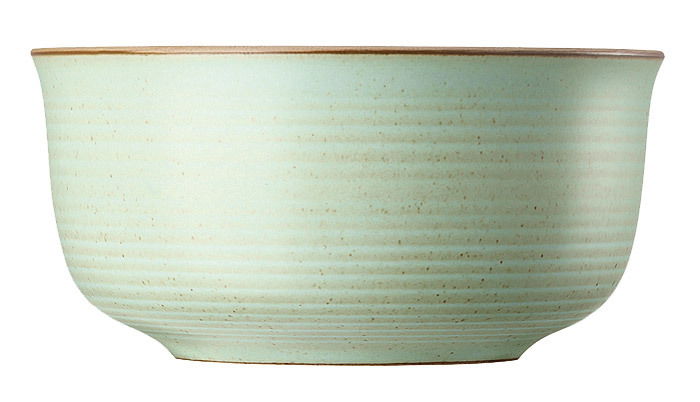 Seitliche Ansicht einer grünen Müslischale mit feiner Rillenstruktur, 15 cm Durchmesser.