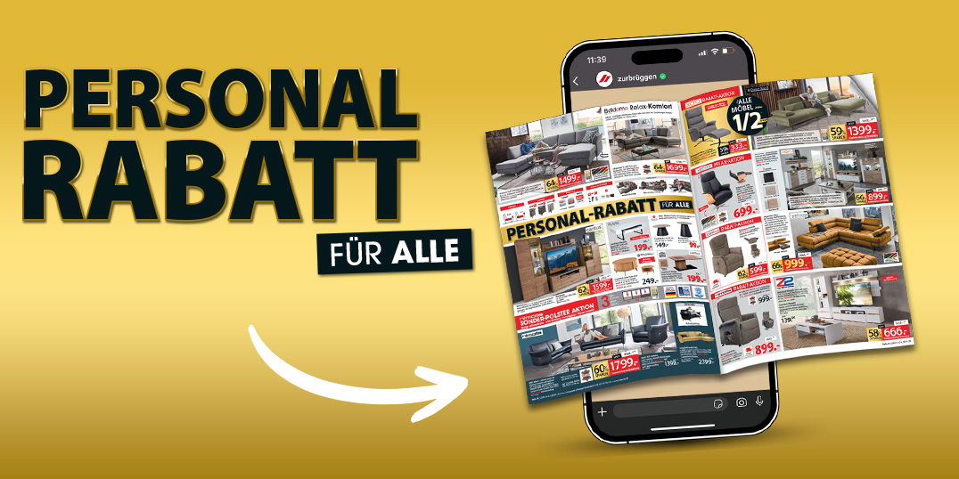 Banner mit Text „Personal Rabatt für alle“, Smartphone zeigt digitalen Möbelprospekt mit Angeboten