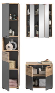 Badezimmermöbel-Set mit einem hohen Schrank, einem Spiegelschrank und einem Waschbeckenunterschrank in Holzoptik und grauen Türen, frontal betrachtet.