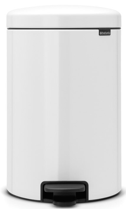 Weißer Brabantia Treteimer, frontal fotografiert