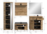 Garderoben-Set 5-teilig in Holzoptik, bestehend aus einem hohen Schrank mit Spiegel, einer Wandgarderobe mit Haken und Ablage, einem großen Spiegel, einer Sitzbank mit Stauraum und einem Kommodenschrank. Frontalansicht.