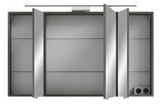 Spiegelschrank mit drei Türen, teilweise geöffnet, mit integrierter Beleuchtung und Steckdose, Frontalansicht.