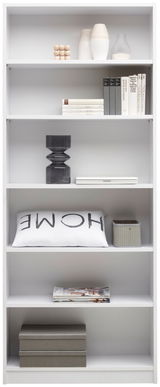 Weißes Regal Carryhome Regal MILLY mit fünf Ebenen, dekoriert mit Büchern, Vasen und Kissen, frontal betrachtet.