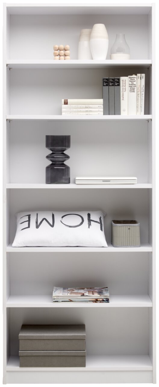Weißes Regal Carryhome Regal MILLY mit fünf Ebenen, dekoriert mit Büchern, Vasen und Kissen, frontal betrachtet.