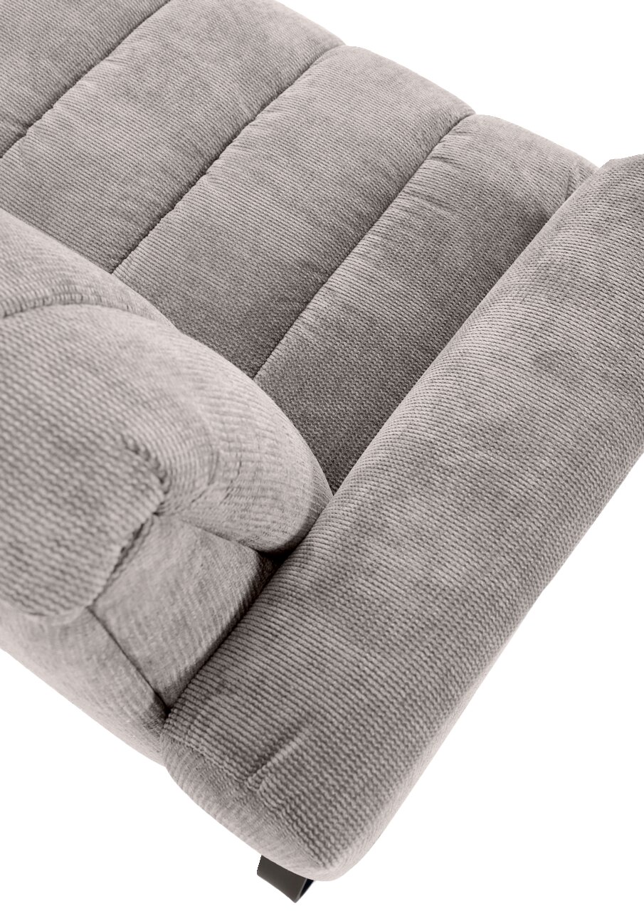 Graue 2,5er-Sitzbank aus Stoff, Nahaufnahme von oben mit Fokus auf die Polsterung und Armlehne.