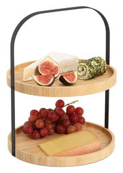 Zweistöckige Etagere aus Holz mit schwarzem Metallgriff, gefüllt mit Käse, Feigen und Trauben, seitliche Perspektive