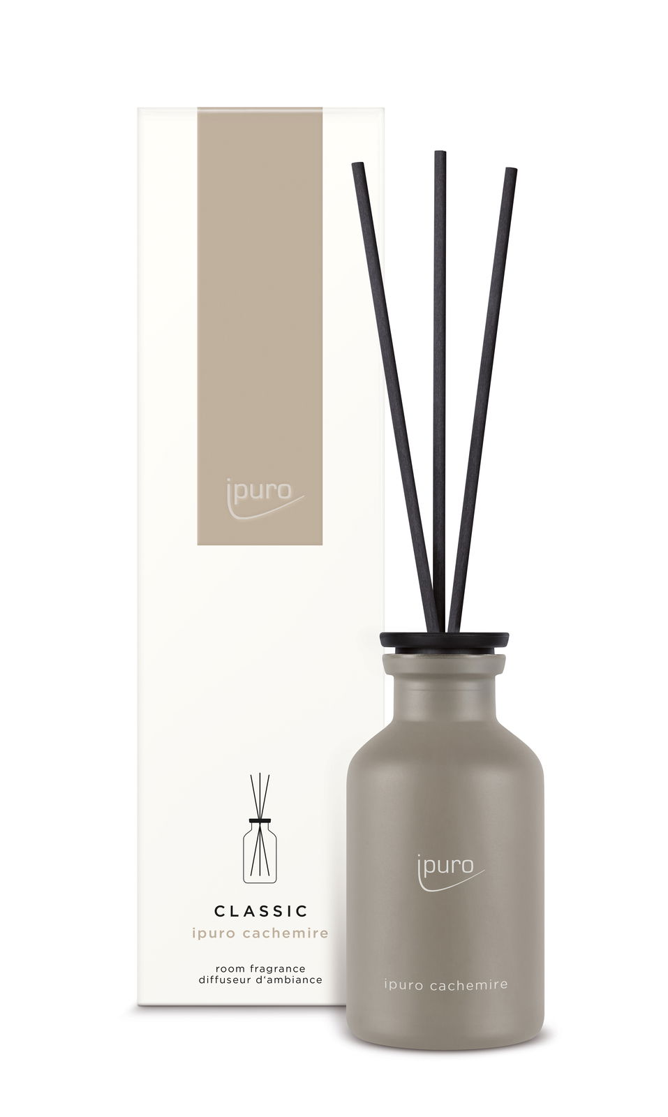 Vorderansicht eines Classic Cachemire Raumdufts von ipuro mit eleganter grauer Flasche und schwarzen Duftstäbchen, neben der passenden Verpackung.