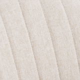 Nahaufnahme des Stoffbezugs eines Homeoffice-Drehstuhls in beigem Farbton mit gestepptem Muster.