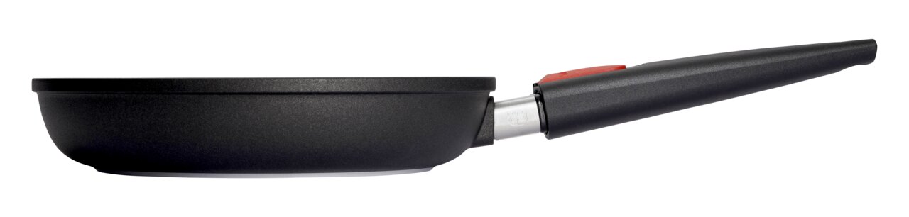 Seitenansicht einer Gusspfanne 24cm Nowo Titanium mit abnehmbarem Griff.