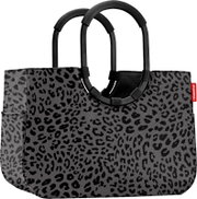 Grijze reisenthel shopper met zwarte luipaardprint en twee ronde zwarte handgrepen, vanuit vooraanzicht met zicht op de linkerzijkant