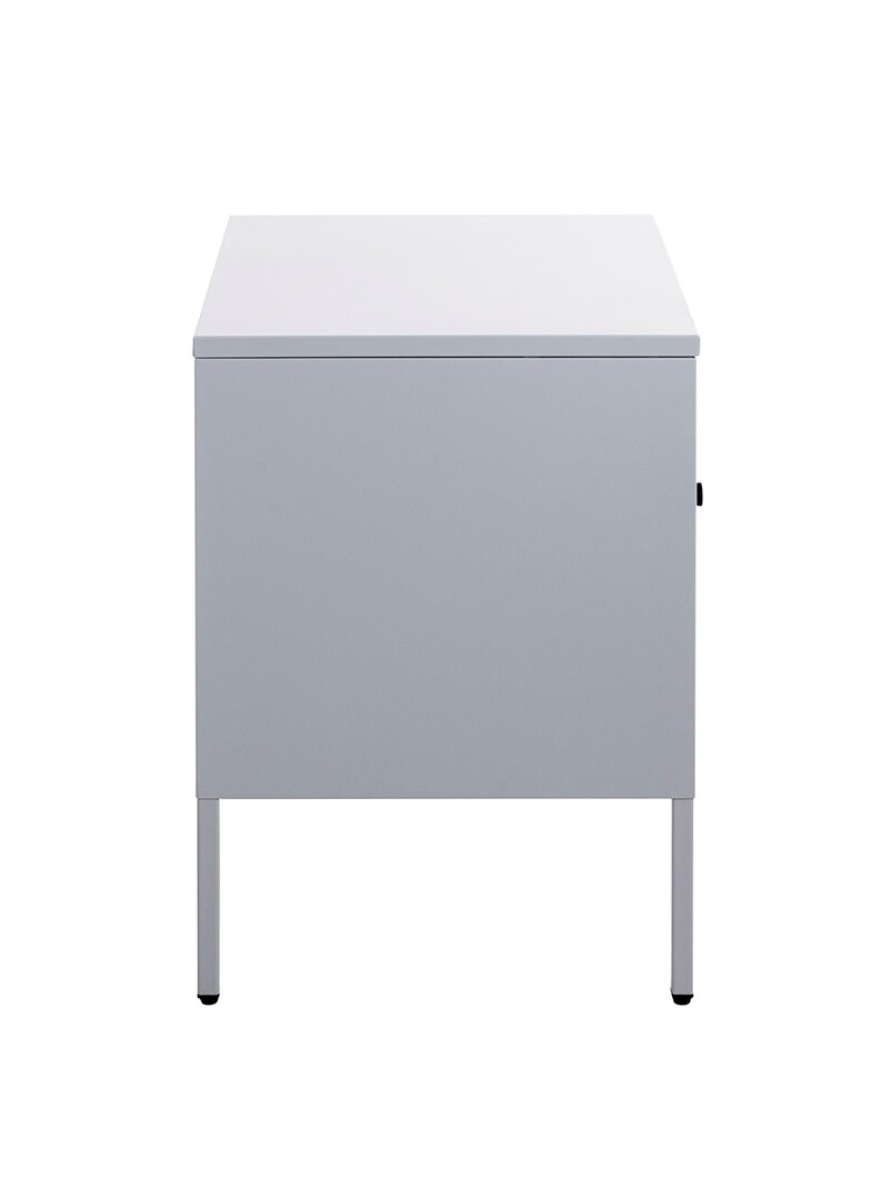 Grauer, minimalistischer Beistellschrank mit weißer Deckplatte und schlanken Metallbeinen, seitliche Ansicht vor weißem Hintergrund
