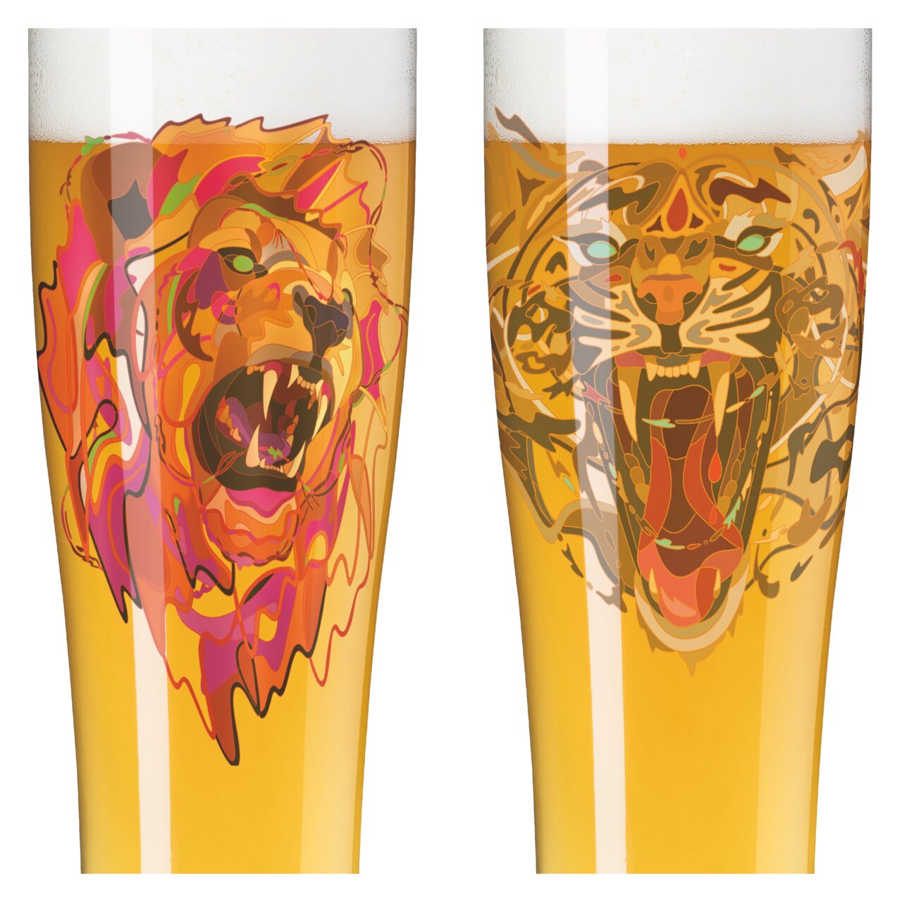 Zwei Weizenbiergläser mit bunten Löwen- und Tigerdesigns, frontal fotografiert.