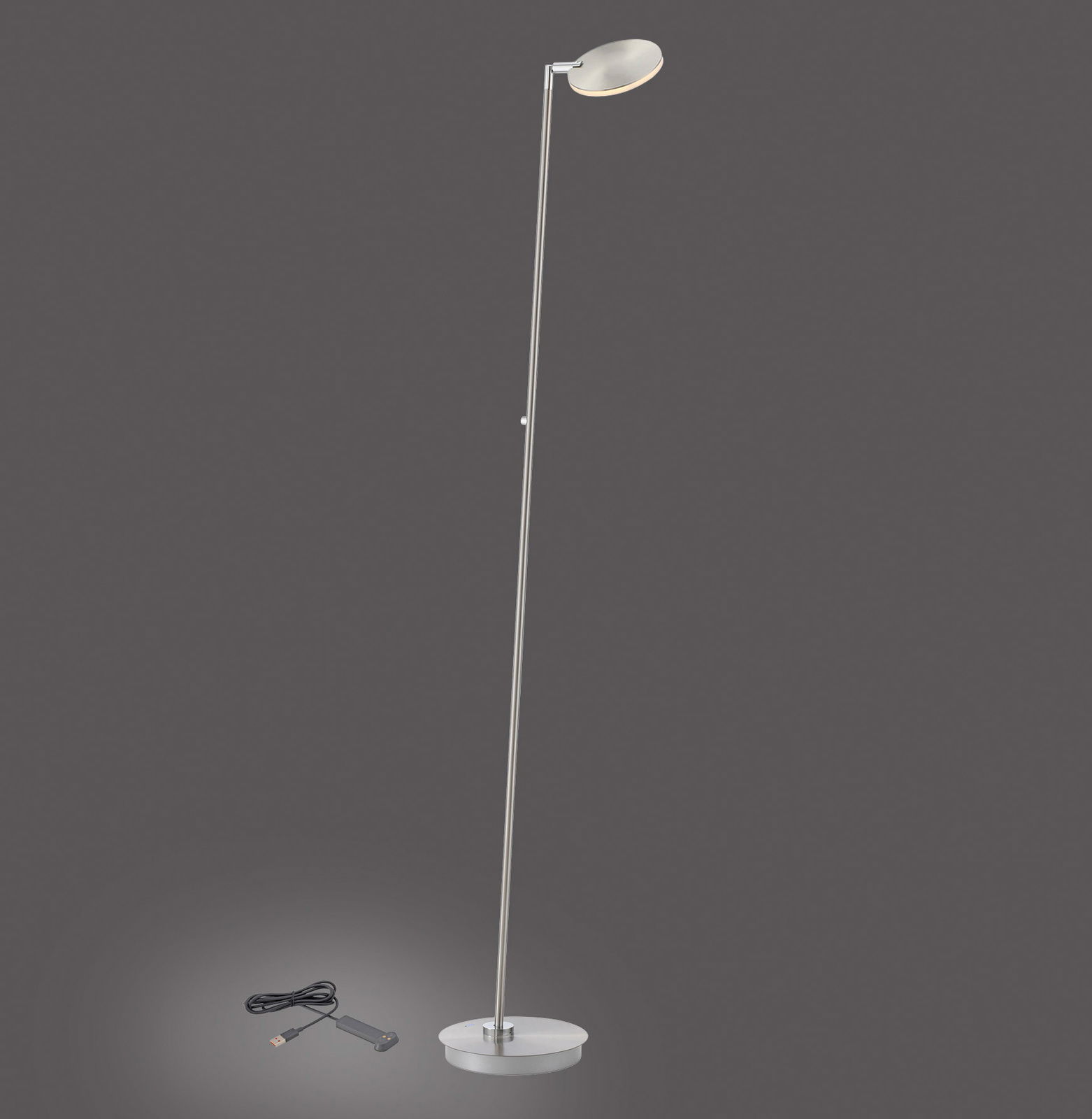 Moderne Akku-Stehleuchte BENTE von Paul Neuhaus in seitlicher Ansicht mit schlankem Design und rundem Lampenschirm, inklusive Ladekabel.