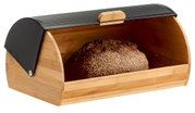 Brotkasten aus Holz mit schwarzem Deckel, gefüllt mit einem Laib Brot, seitliche Perspektive