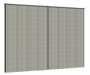 Graues Vorhang-Set mit vertikalen Streifen, seitliche Perspektive