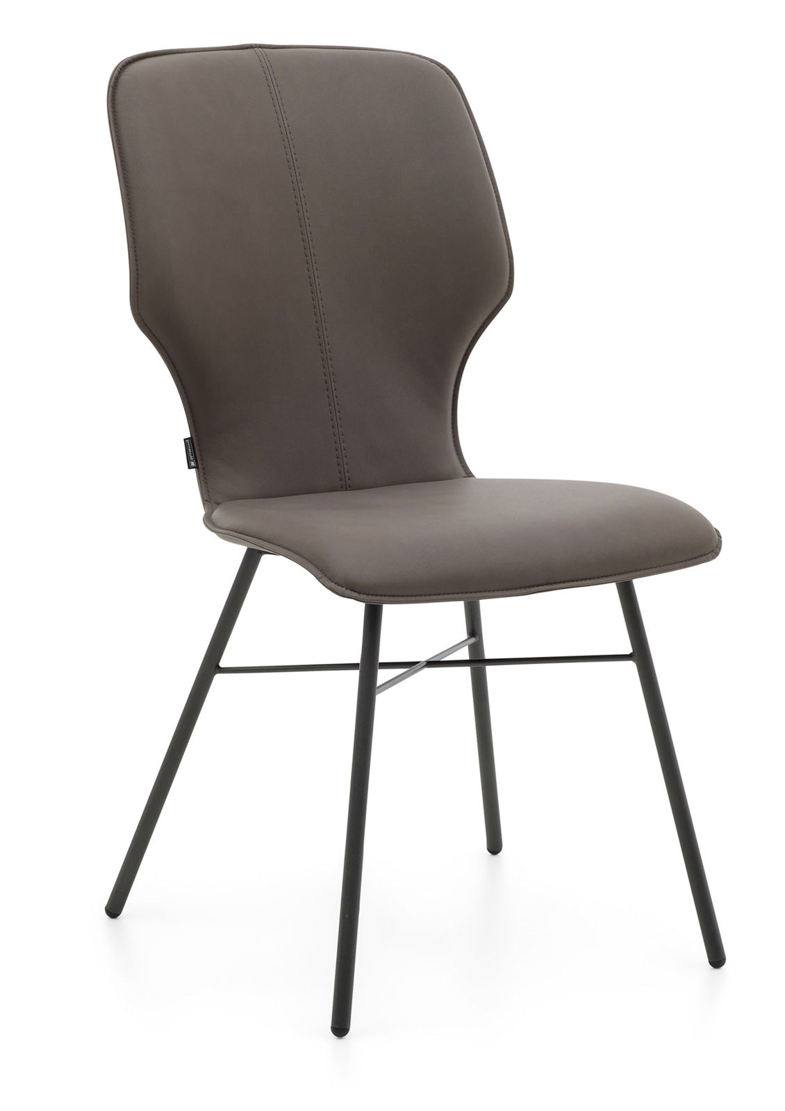 Moderner Stuhl mit gepolsterter Rückenlehne und Sitzfläche in braunem Leder, schwarzes Metallgestell, seitliche Perspektive